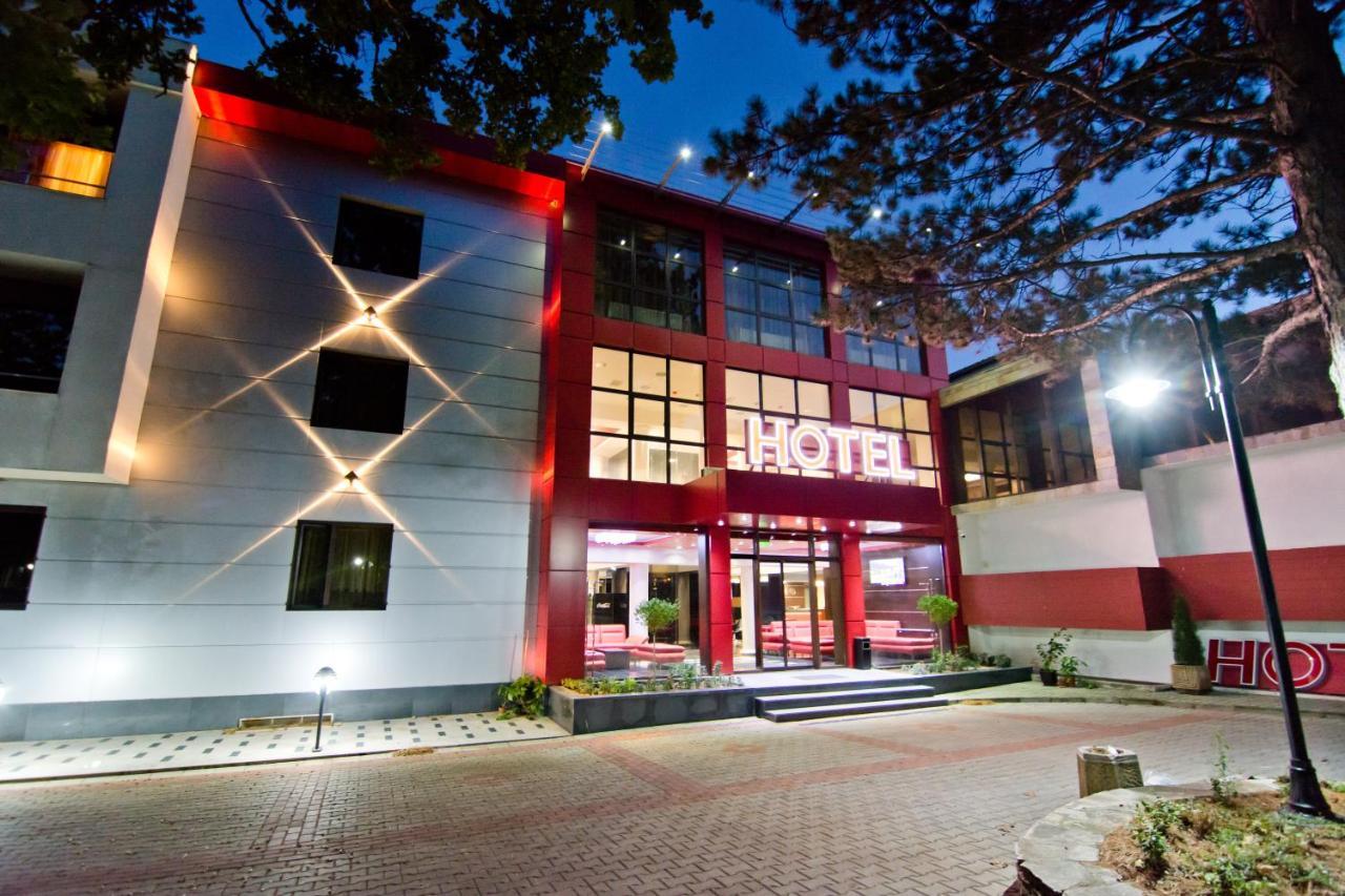 Семеен Хотел Романтика Haskovo Exterior foto